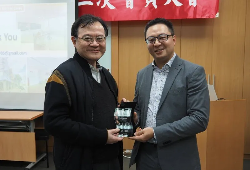 Lecture at the Yilan County Dental Association Academic Seminar