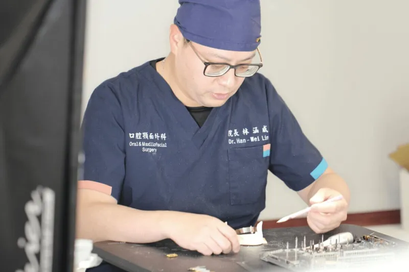 Dr. Lin Han-Wei - Recording Nobel Biocare Implant System Training Videos